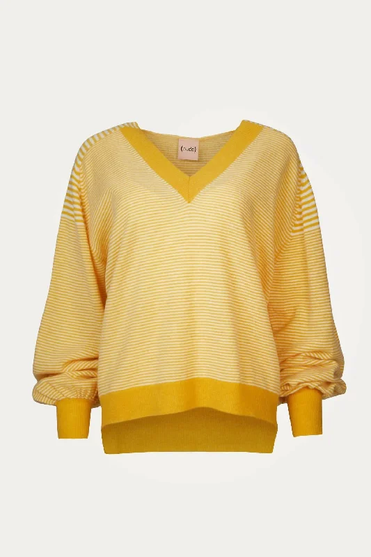 Logo Knit TopsV-Neck Sweater In Yellow/off White