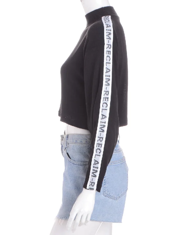 Cultural T-ShirtsLabel Long Sleeved Cropped Tape Knit