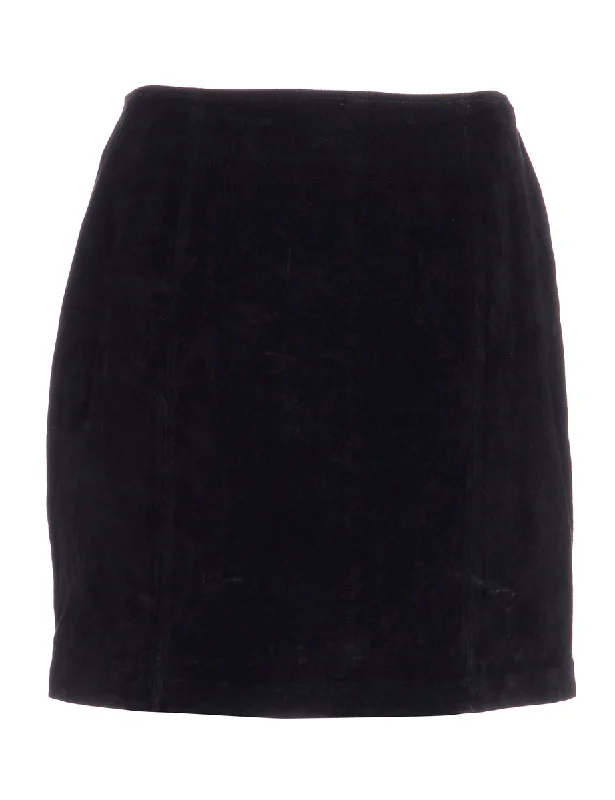 Sports Team T-ShirtsLabel Robyn Suede Skirt