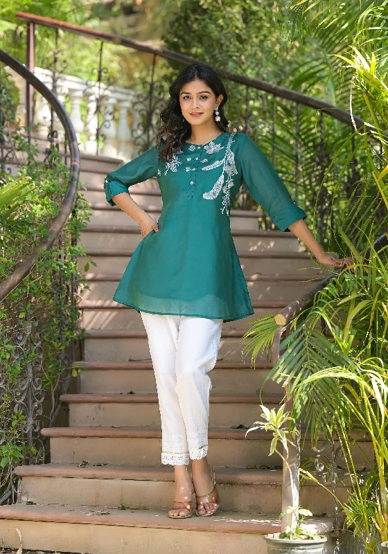 TunicTopPinnacleGreen Solid Chanderi Tunic With Thread Work & Buttons