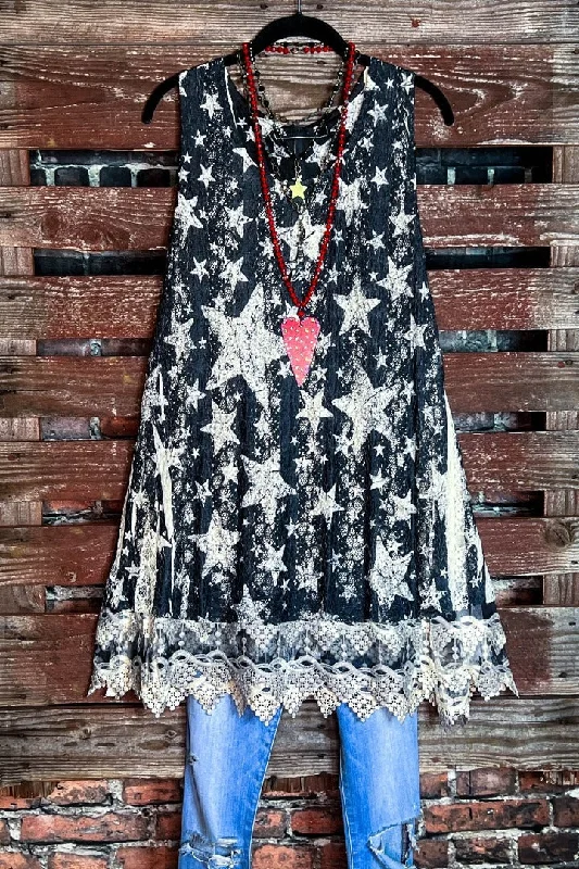 TunicTopDiamondSTARS ON WAY LACE TUNIC IN BLACK & WHITE